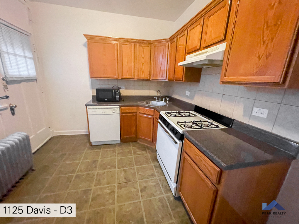 1125 Davis St./ 1603-11 Ridge Ave. 1125 Davis St., Evanston, IL 60201 - Leasing by Cross Street